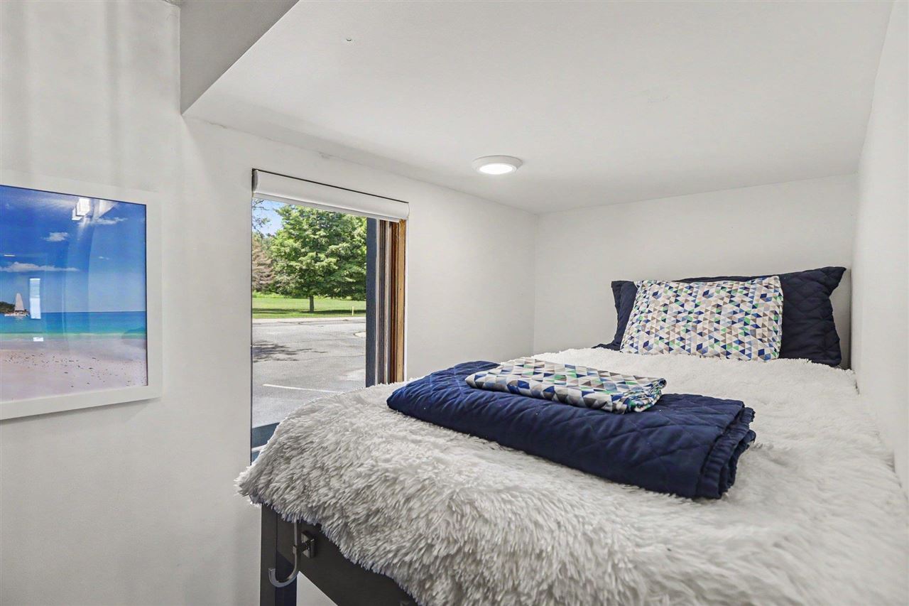 506 N Lake Unit: 11
