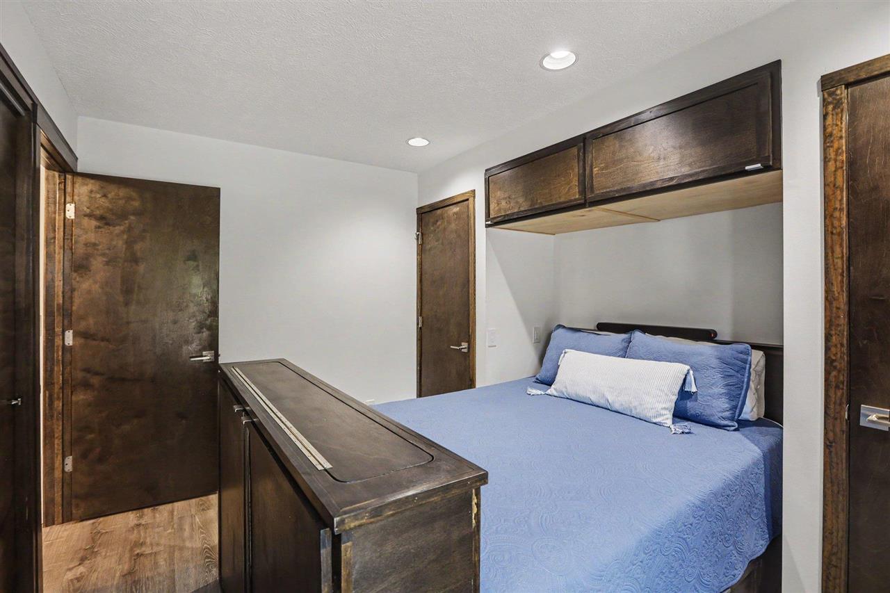 506 N Lake Unit: 11