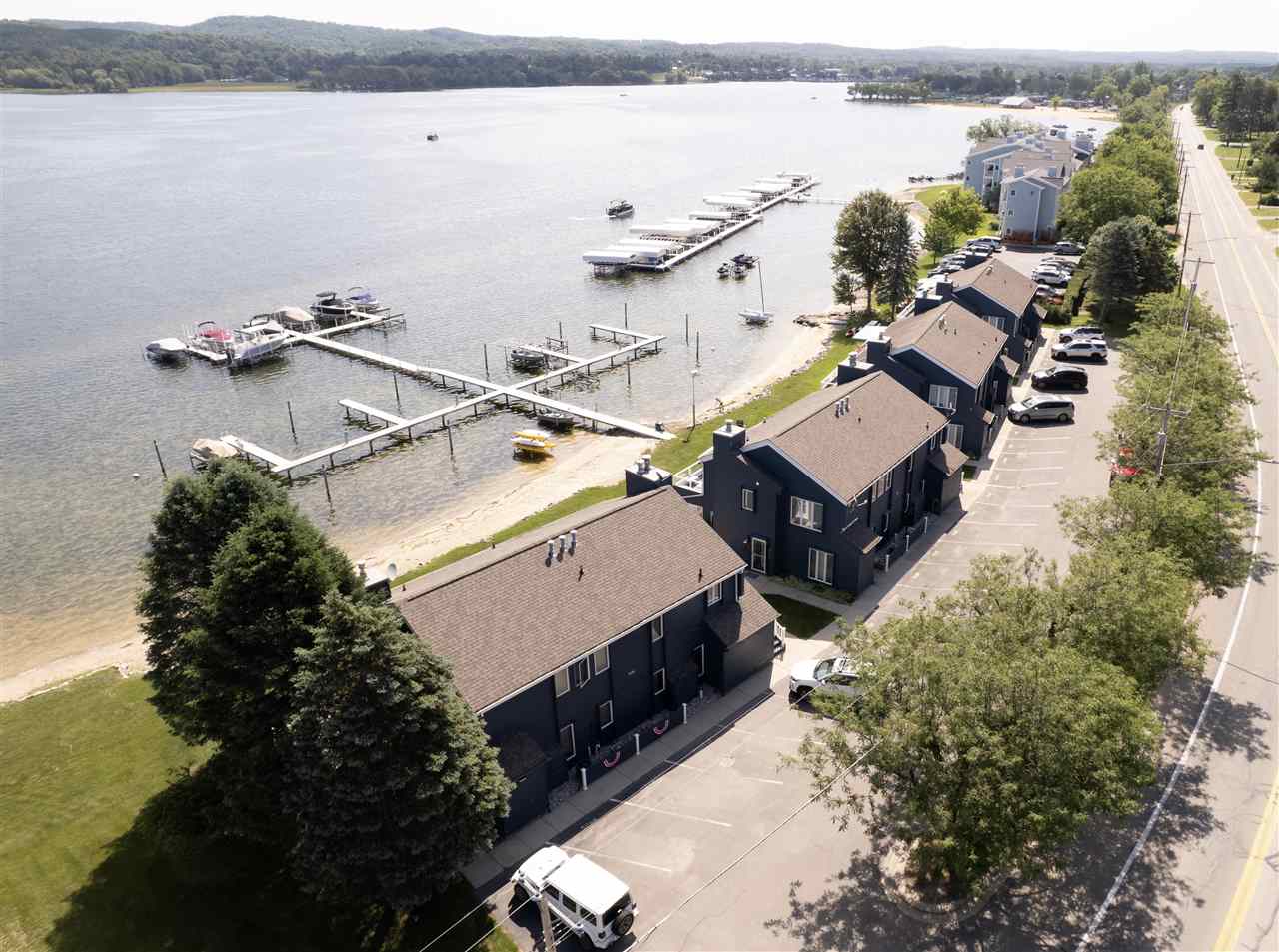 506 N Lake Unit: 11