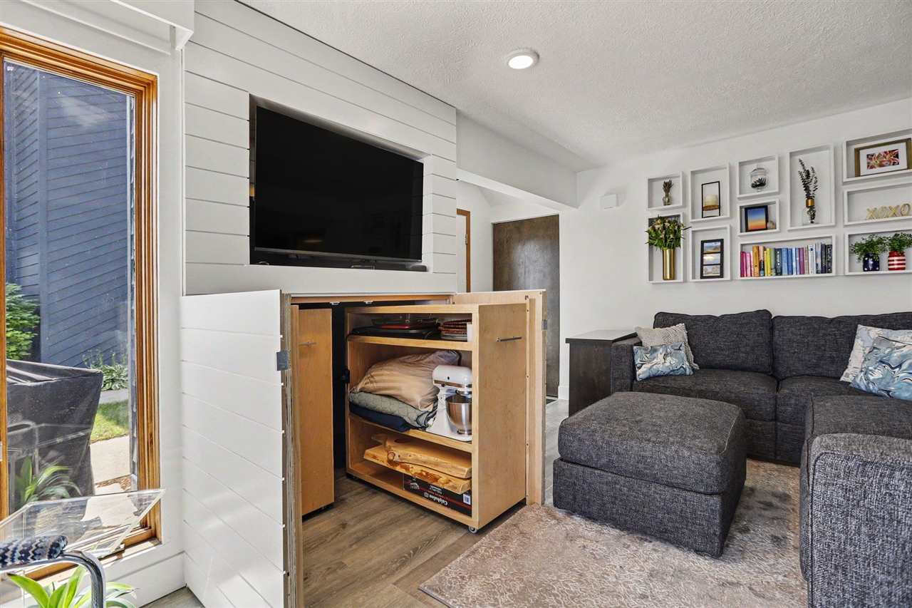 506 N Lake Unit: 11