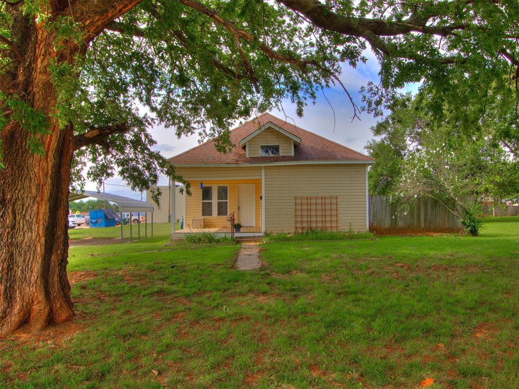 516 W Apache Street