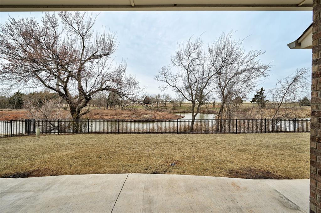 12709 Pinewood Lane