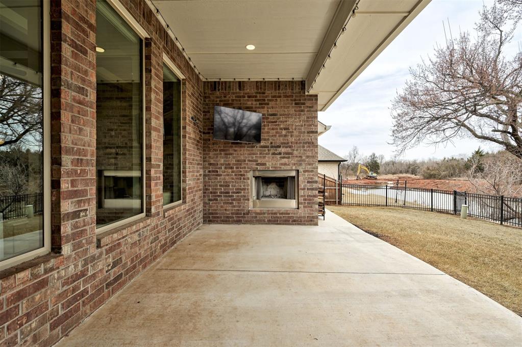12709 Pinewood Lane