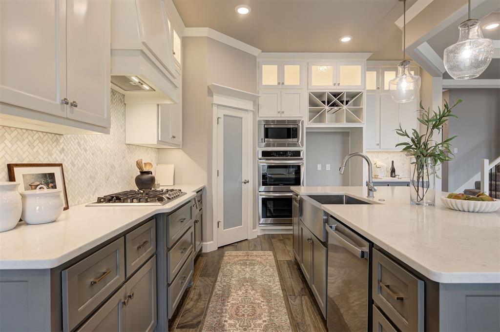 12709 Pinewood Lane