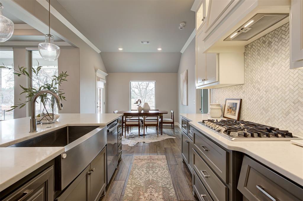 12709 Pinewood Lane