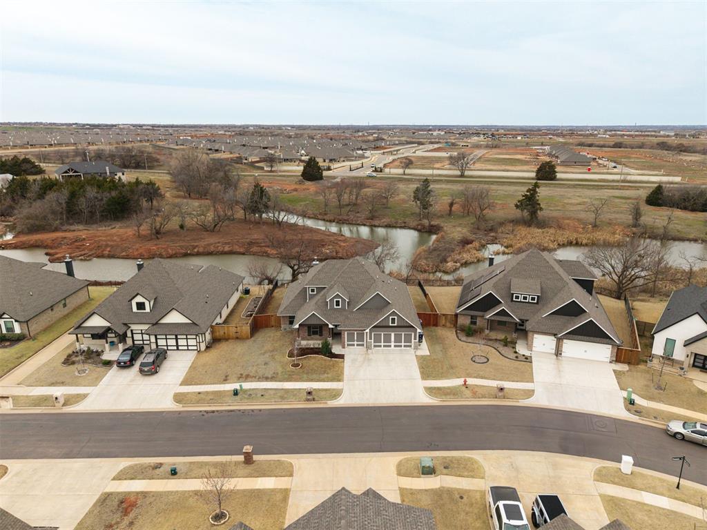 12709 Pinewood Lane