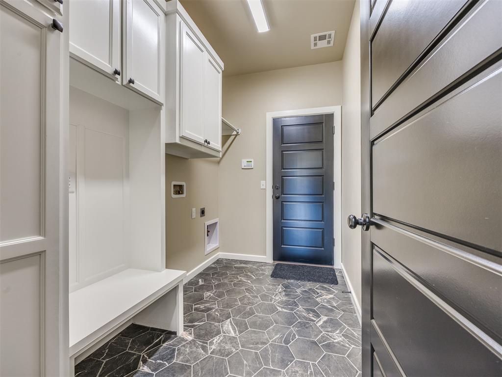 1124 NW 17th Place