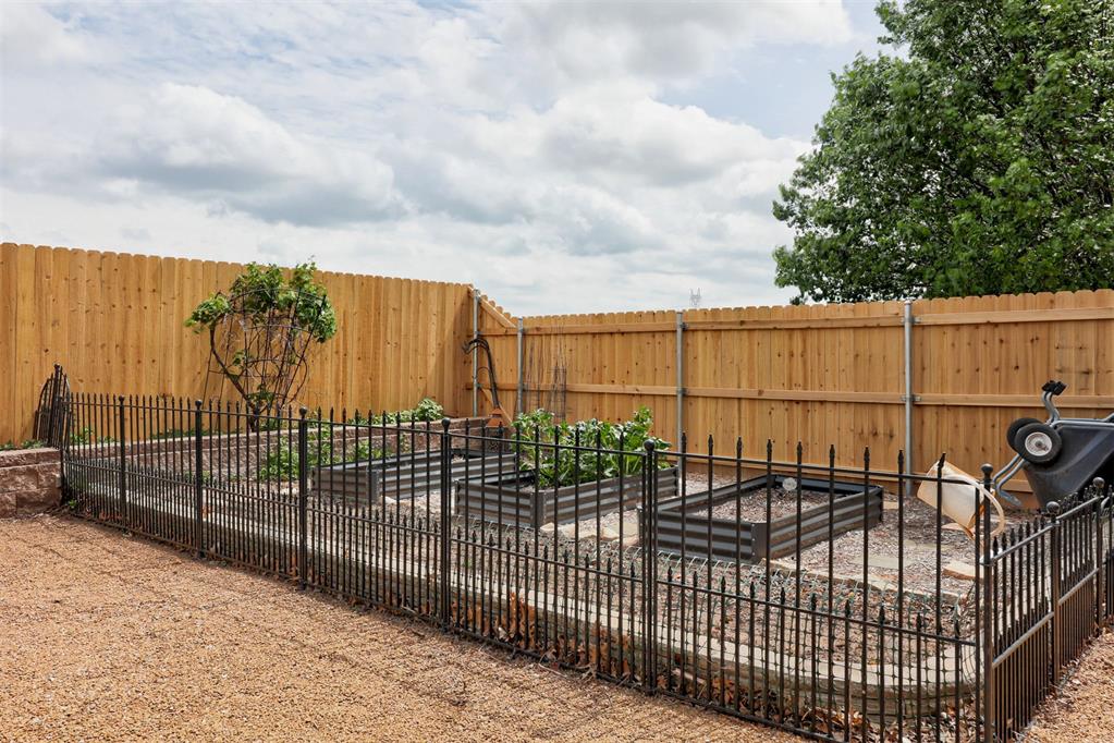 17900 Chatham Hills Road