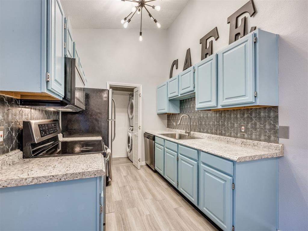 3003 River Oaks Drive Unit: 204