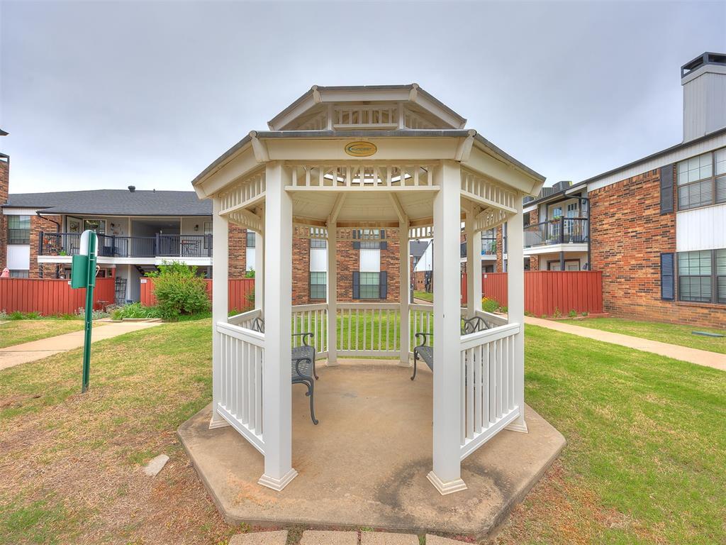 3003 River Oaks Drive Unit: 204