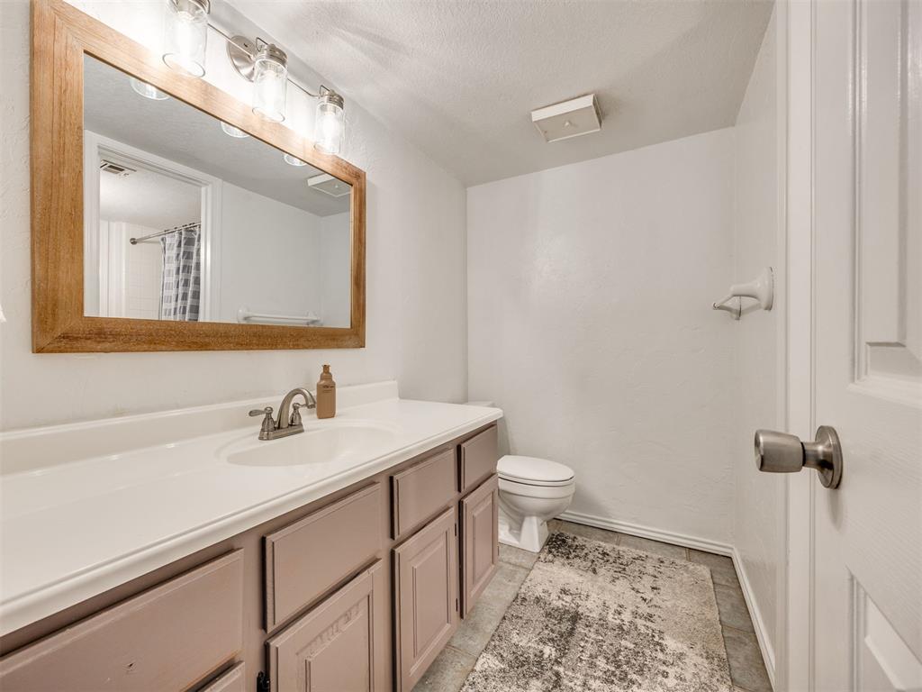3003 River Oaks Drive Unit: 204