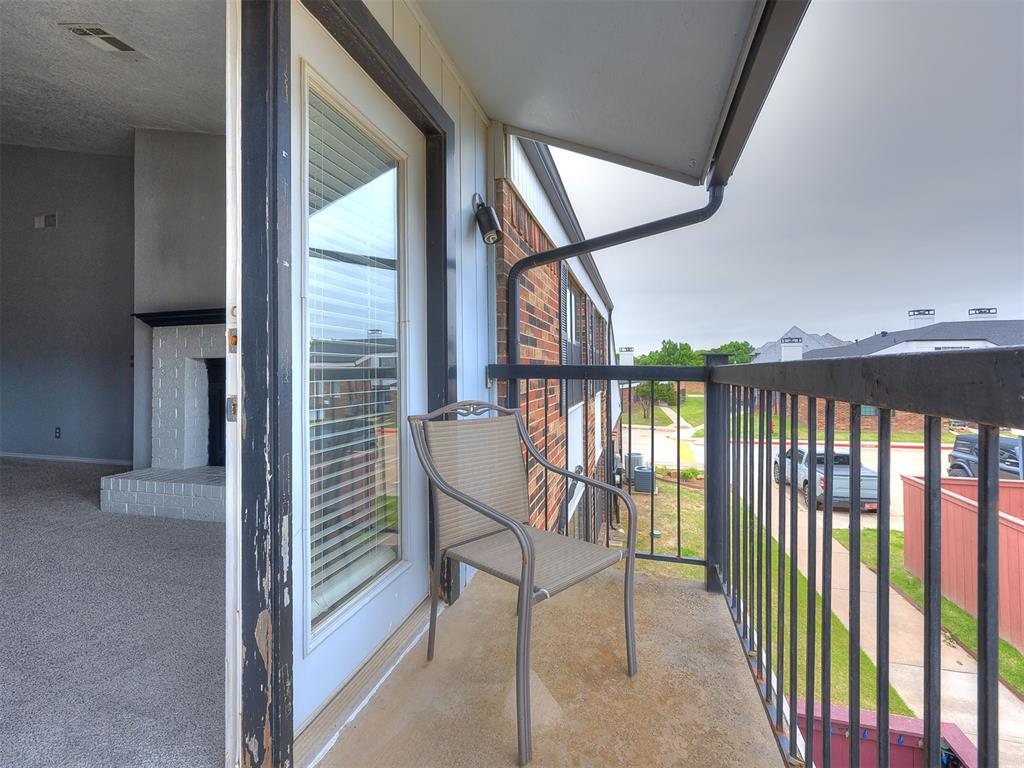 3003 River Oaks Drive Unit: 204