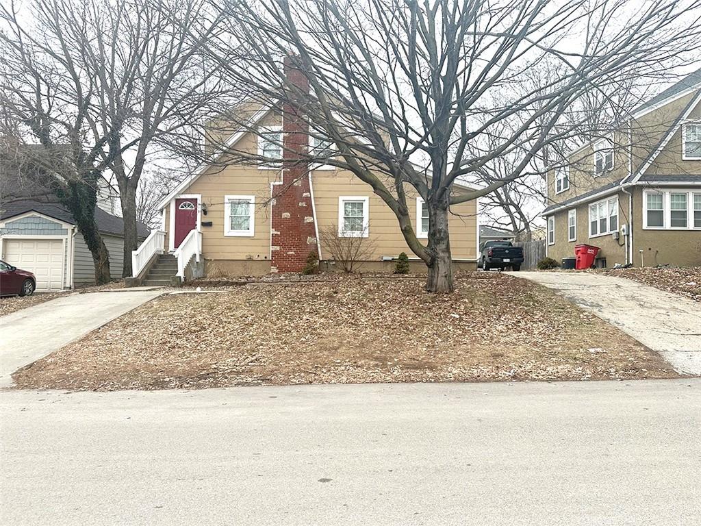 318 N Crysler Avenue