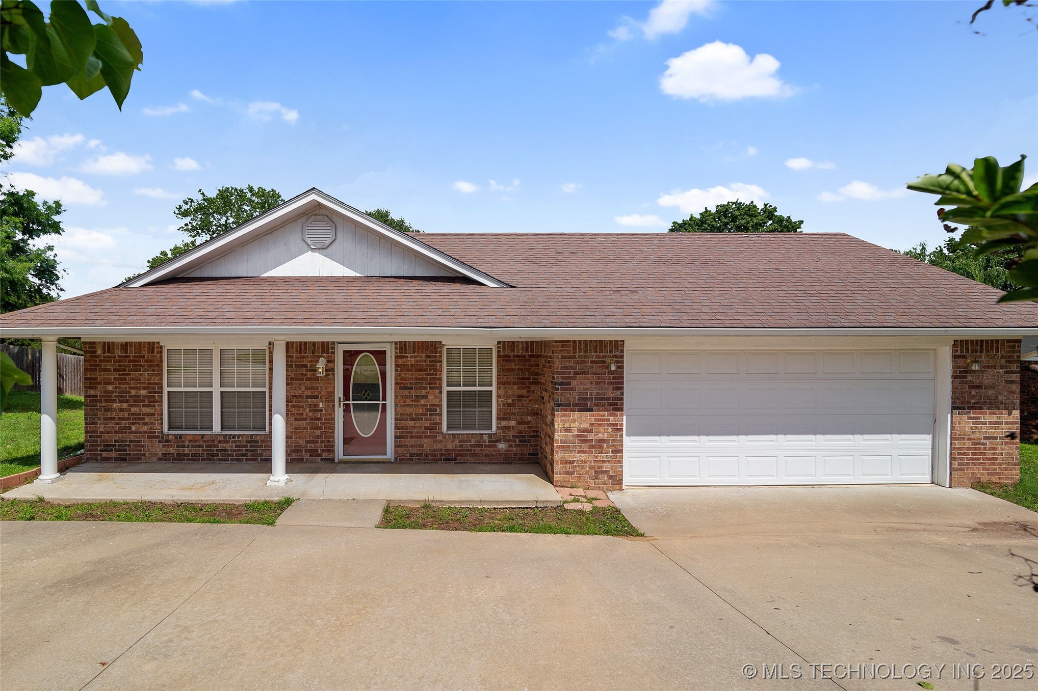 15 W Ridge Way