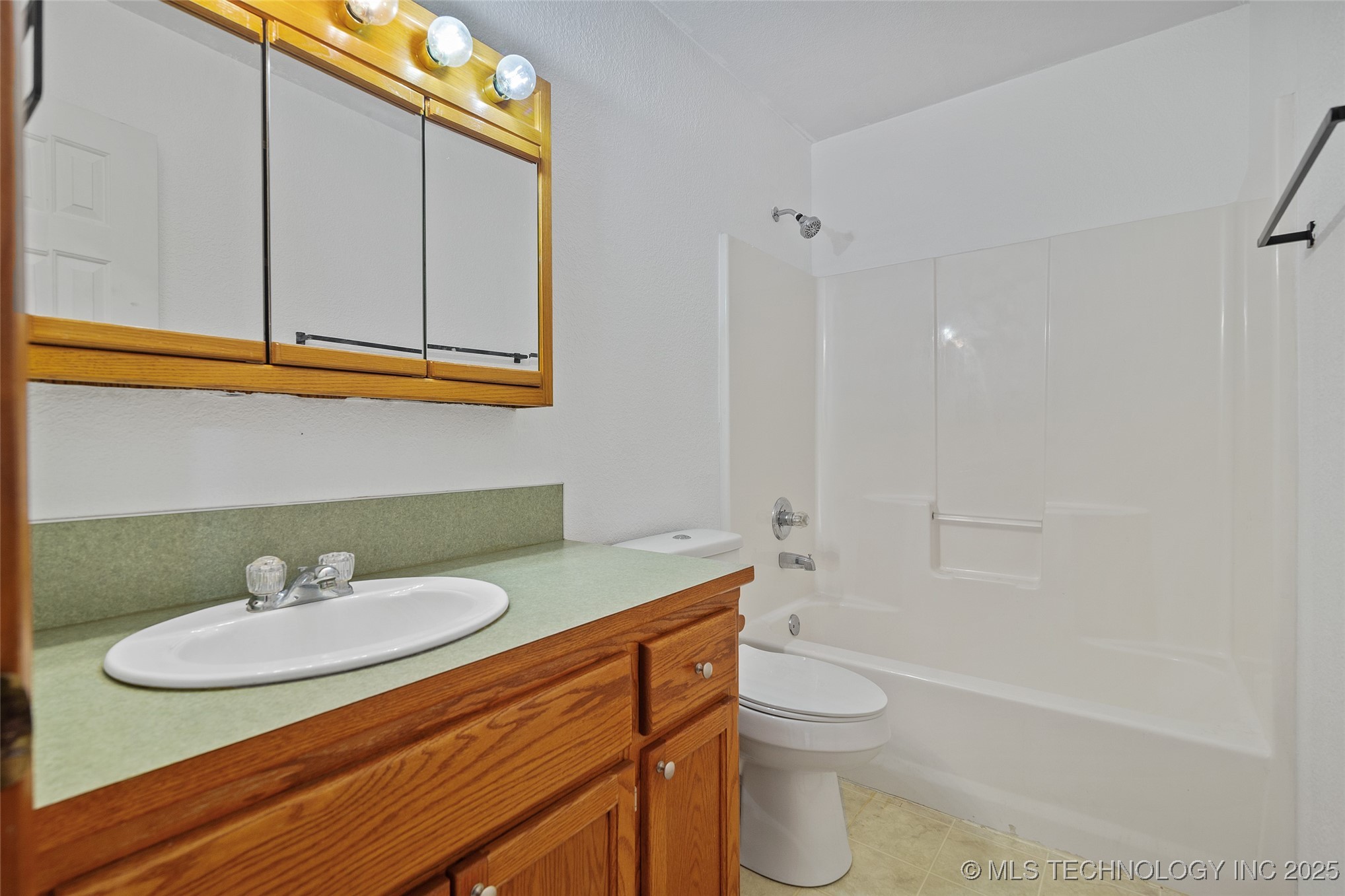 15 W Ridge Way