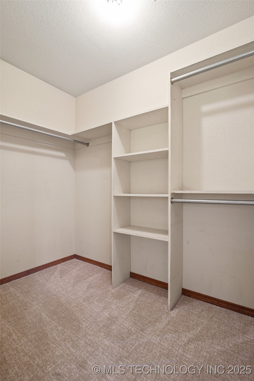 15 W Ridge Way