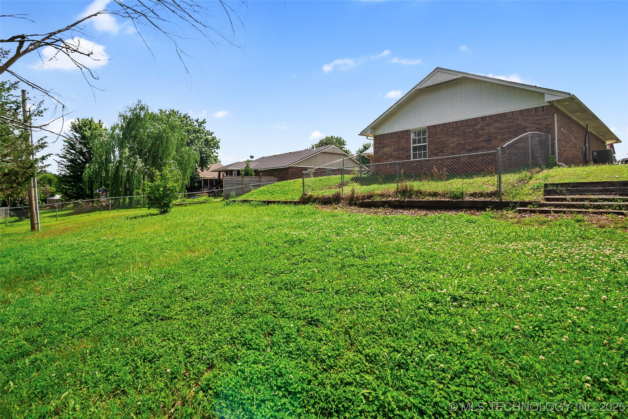 15 W Ridge Way