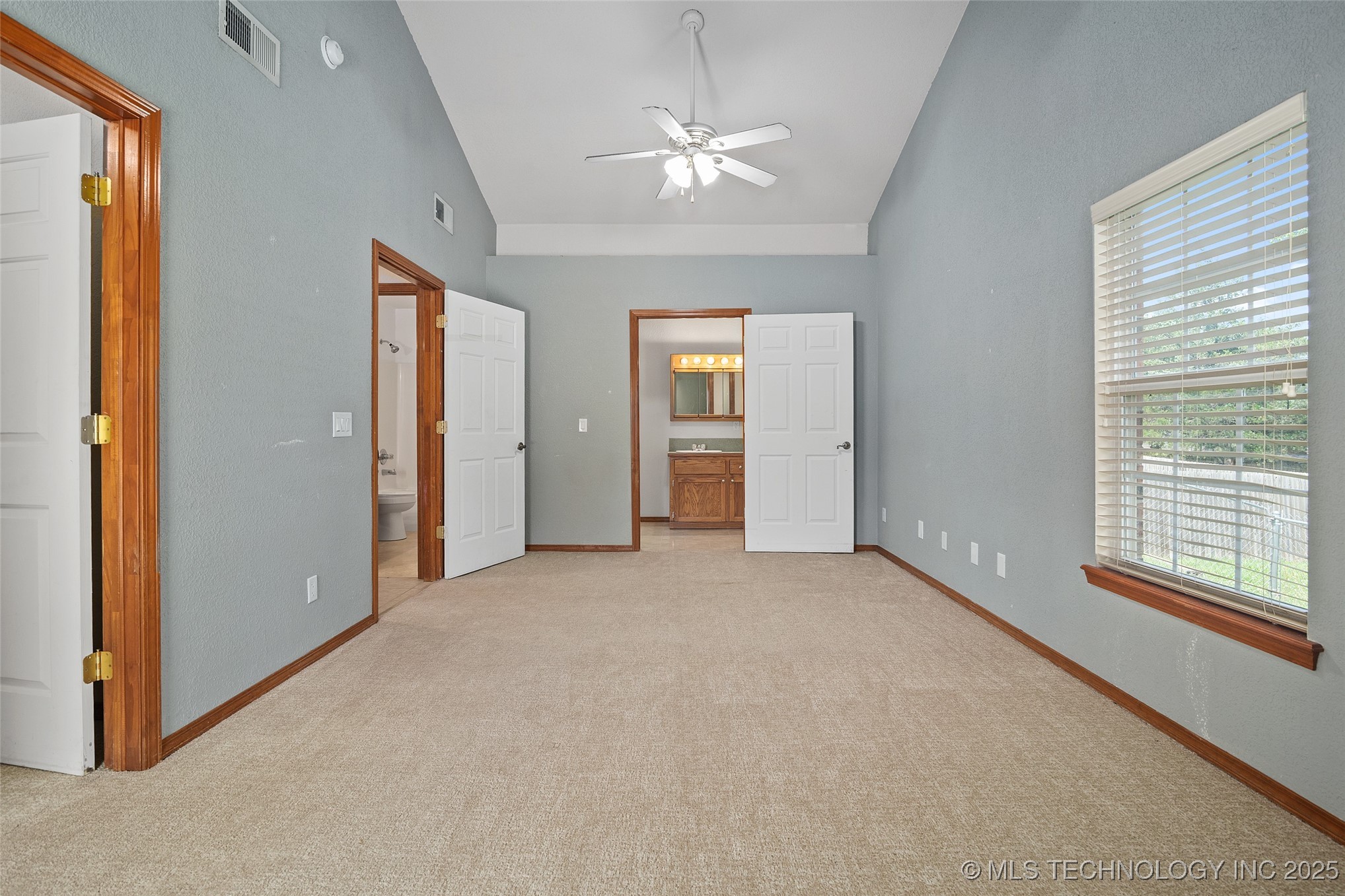 15 W Ridge Way