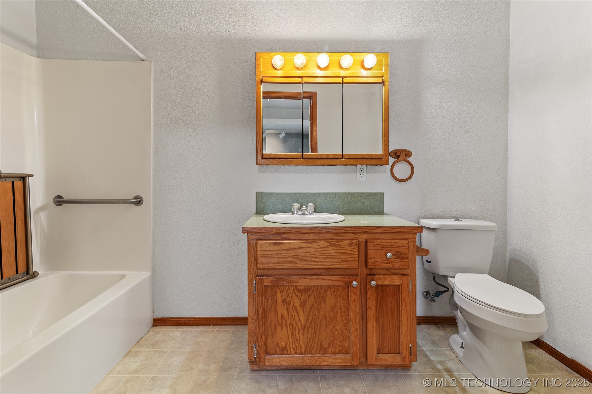15 W Ridge Way