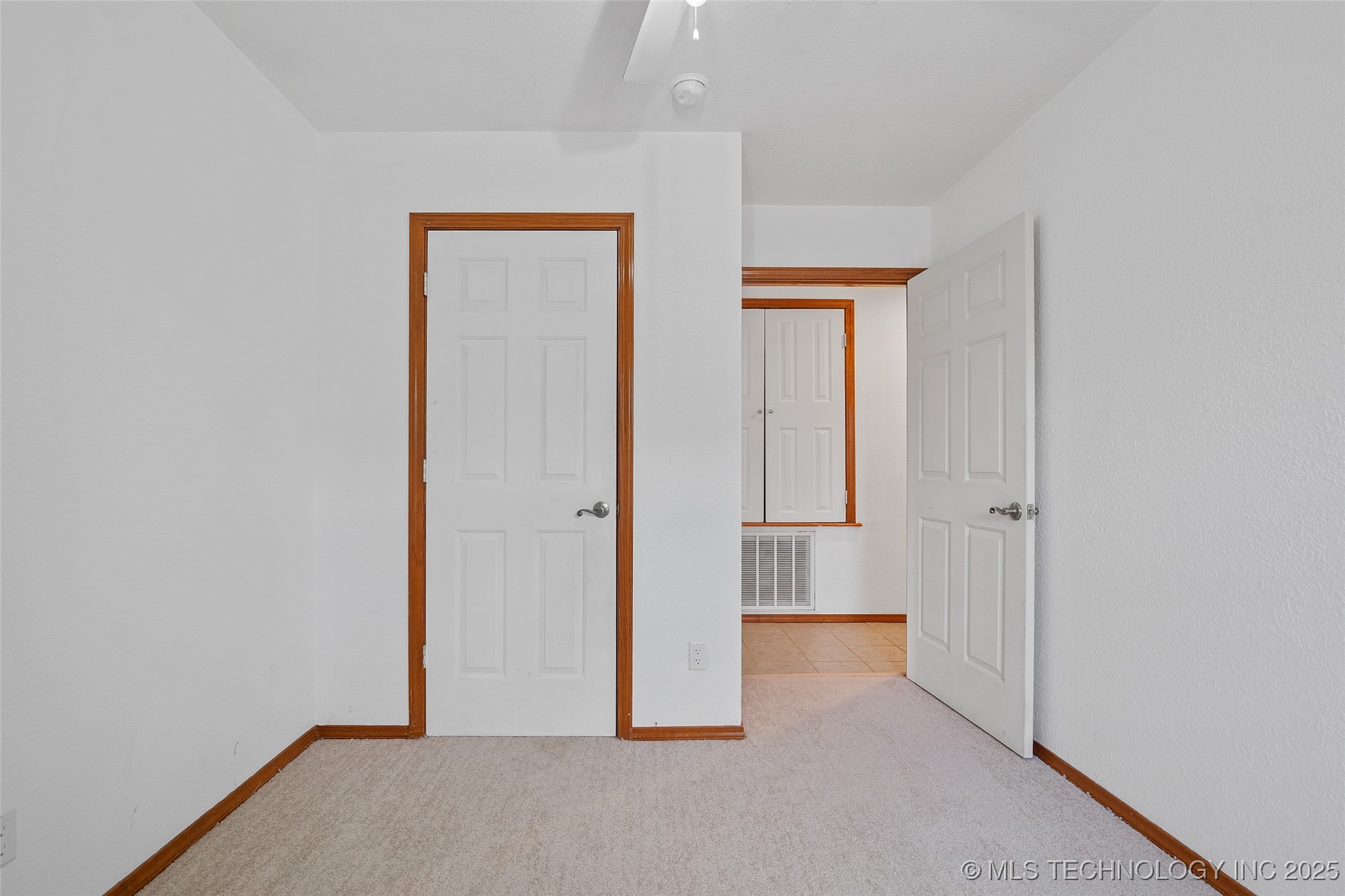 15 W Ridge Way
