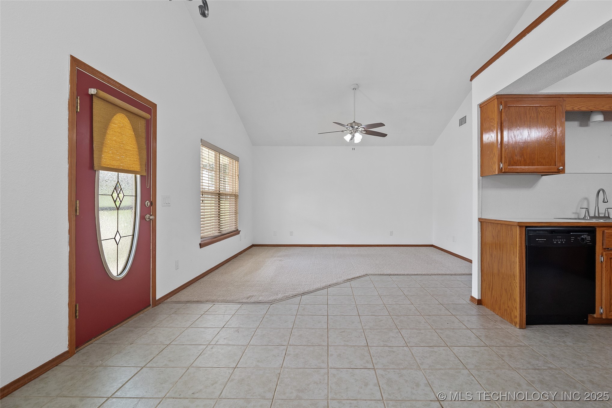 15 W Ridge Way