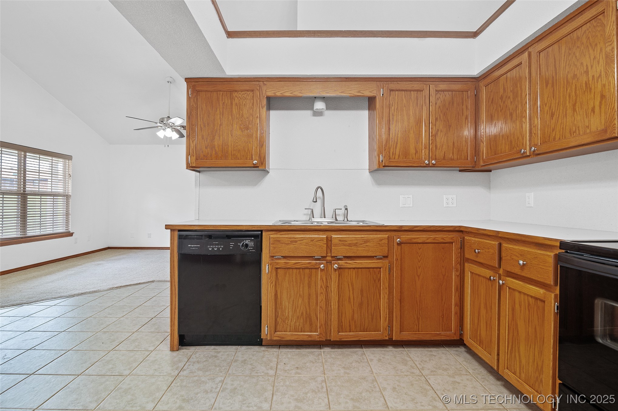 15 W Ridge Way