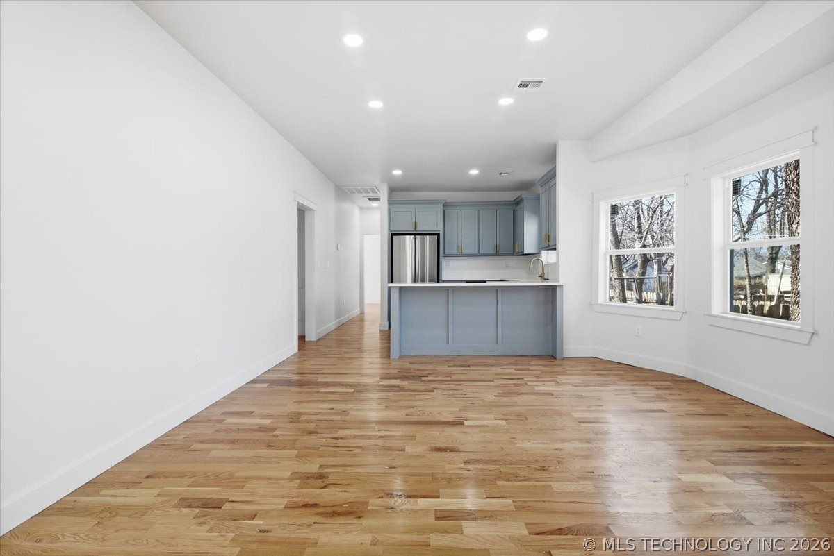 410 S Xanthus Avenue