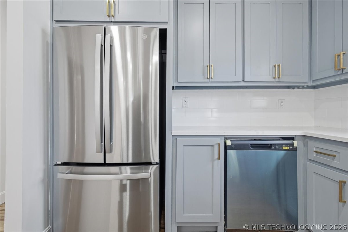 410 S Xanthus Avenue