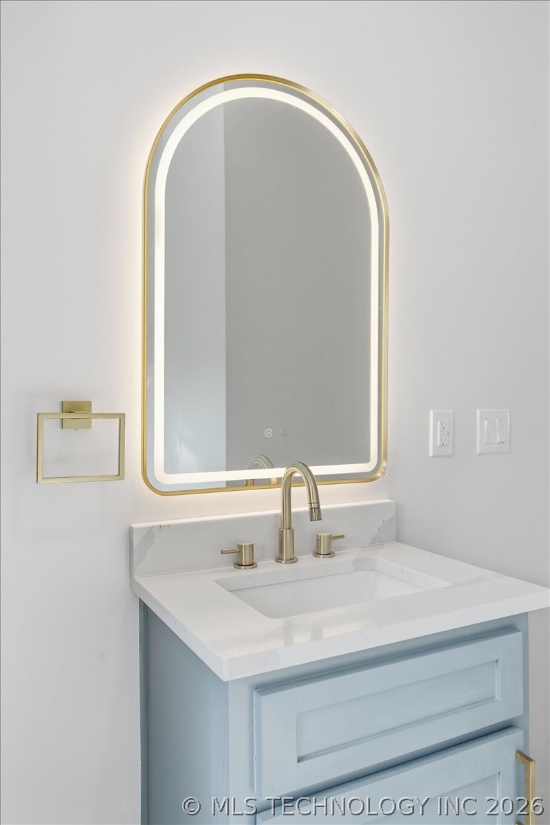 410 S Xanthus Avenue