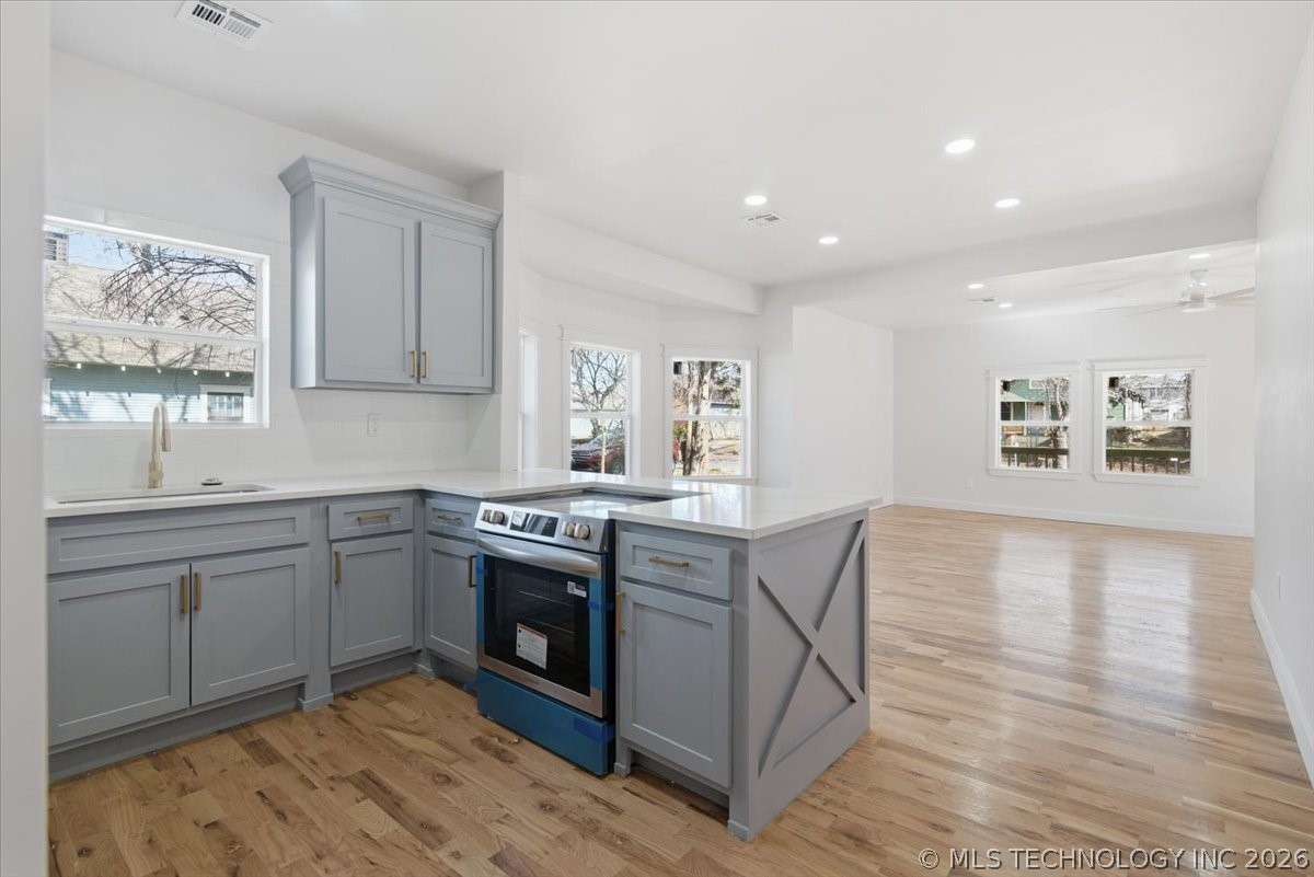 410 S Xanthus Avenue