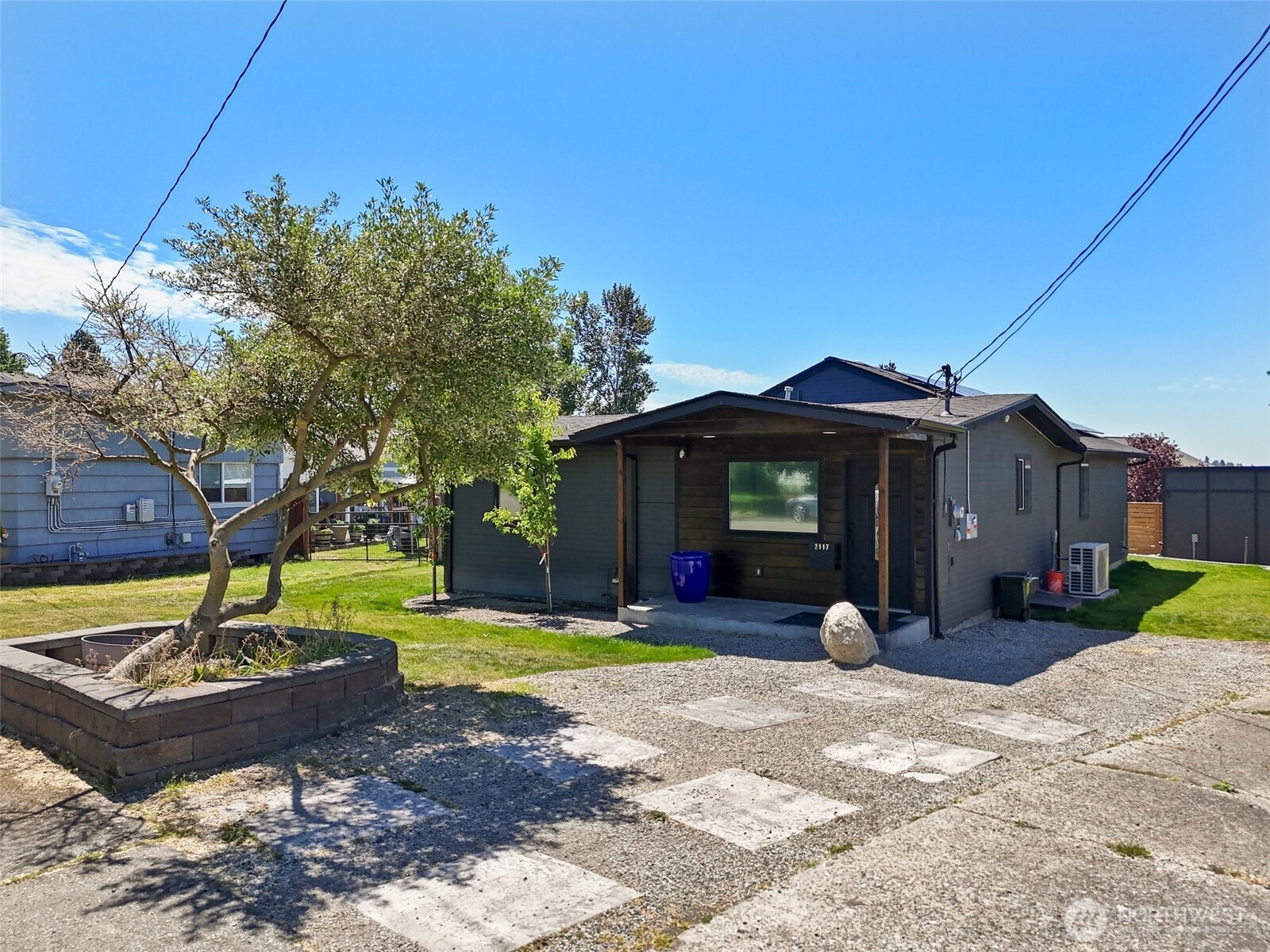 2117 NE 6th Place