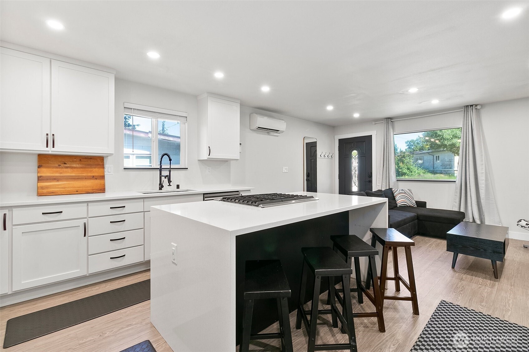2117 NE 6th Place