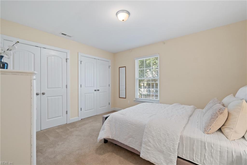 2922 Pretty Lake AVE