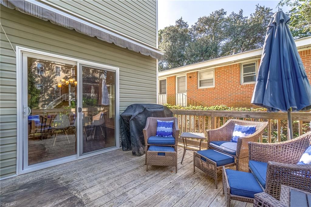 2922 Pretty Lake AVE