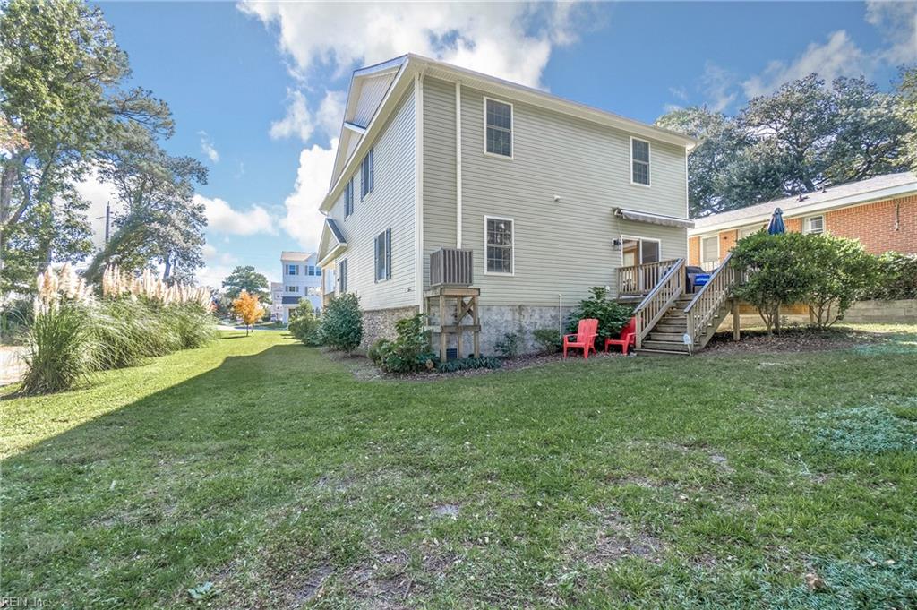 2922 Pretty Lake AVE