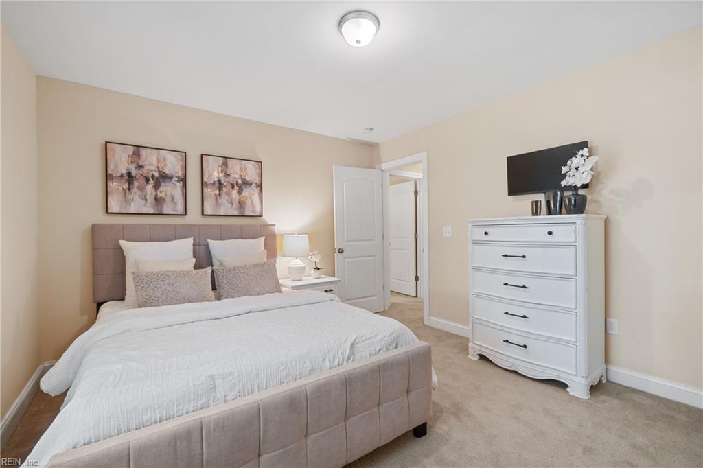 2922 Pretty Lake AVE