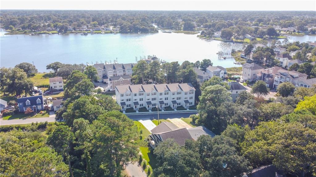 2922 Pretty Lake AVE
