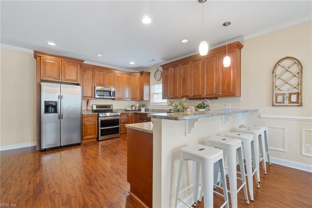 2922 Pretty Lake AVE