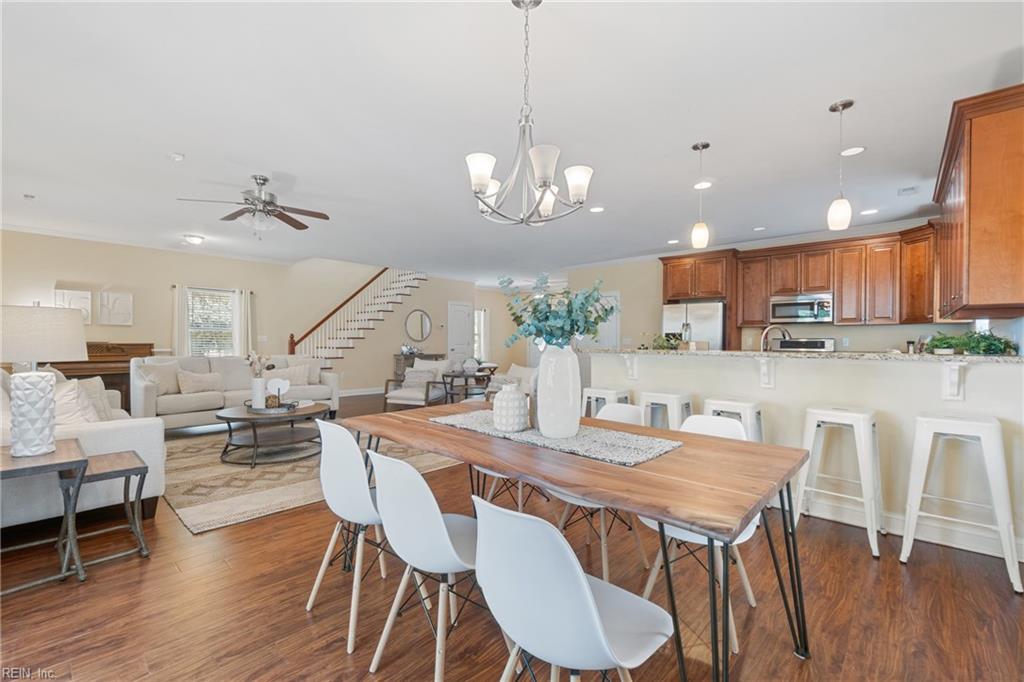 2922 Pretty Lake AVE