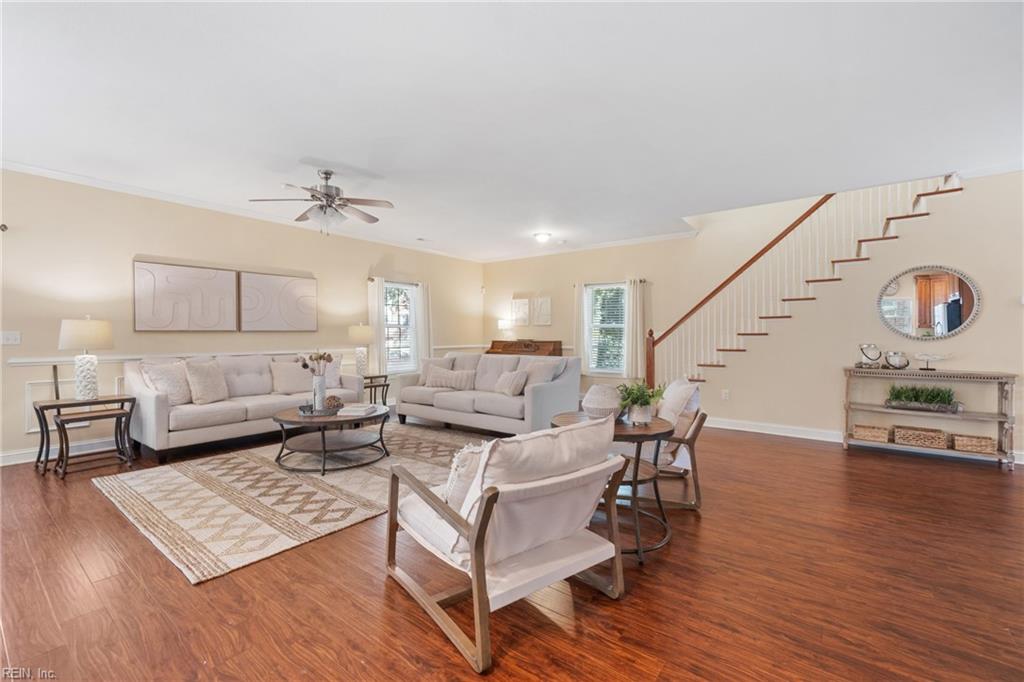 2922 Pretty Lake AVE