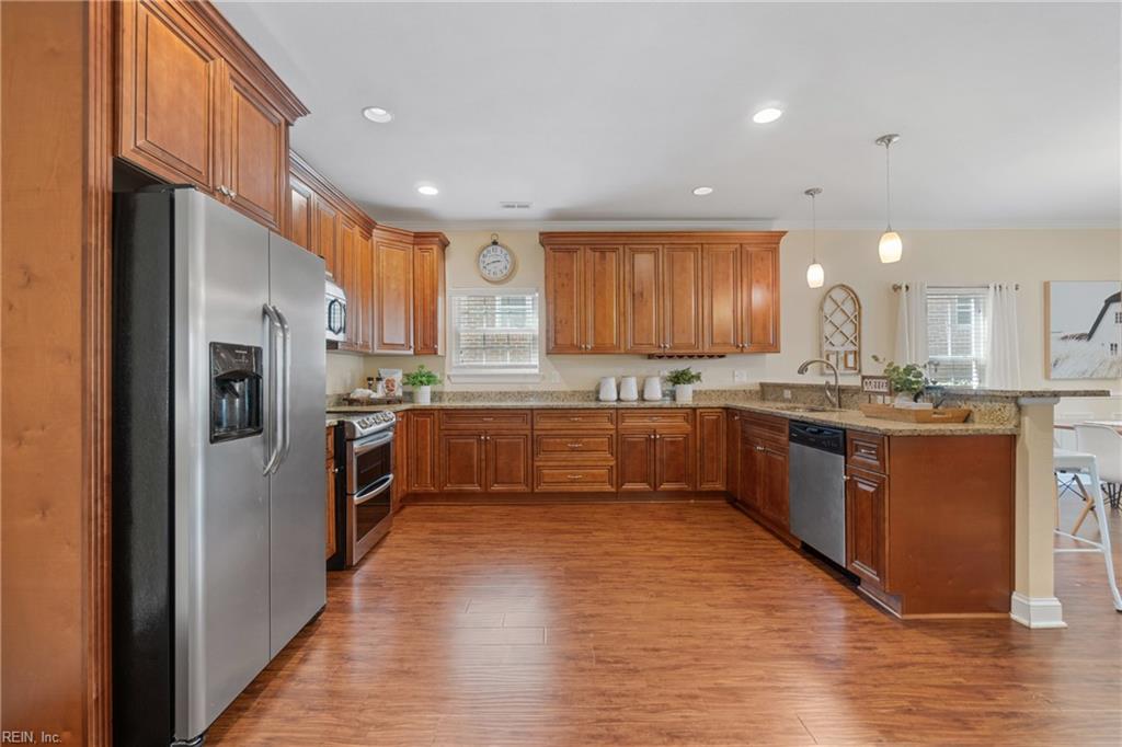 2922 Pretty Lake AVE