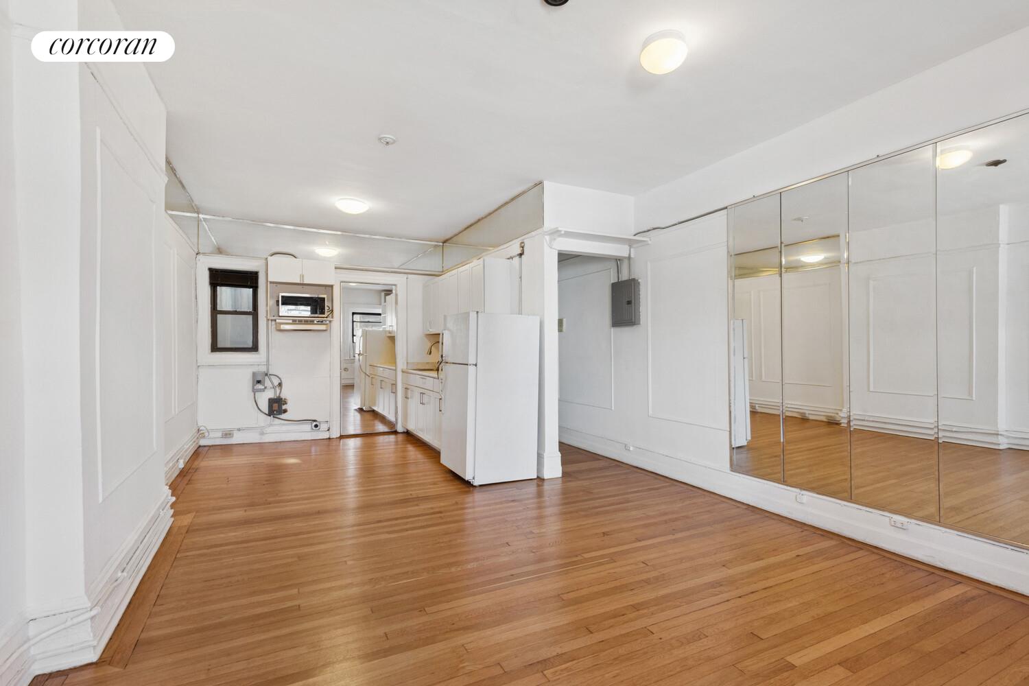 118 MONTAGUE Street 13