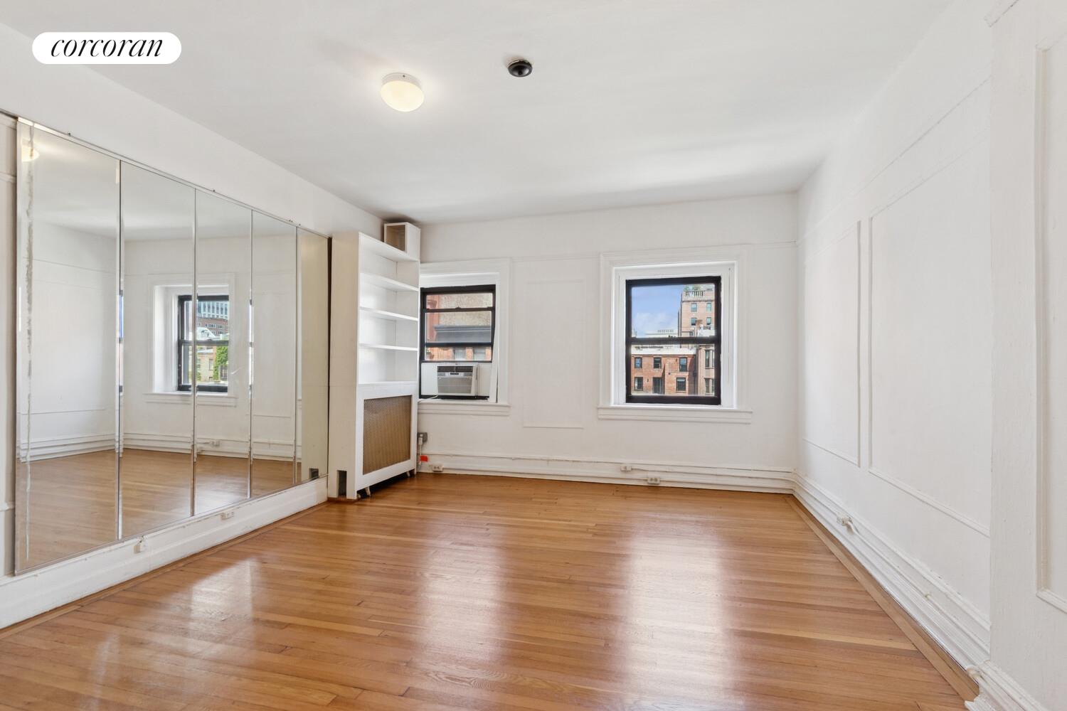 118 MONTAGUE Street 13