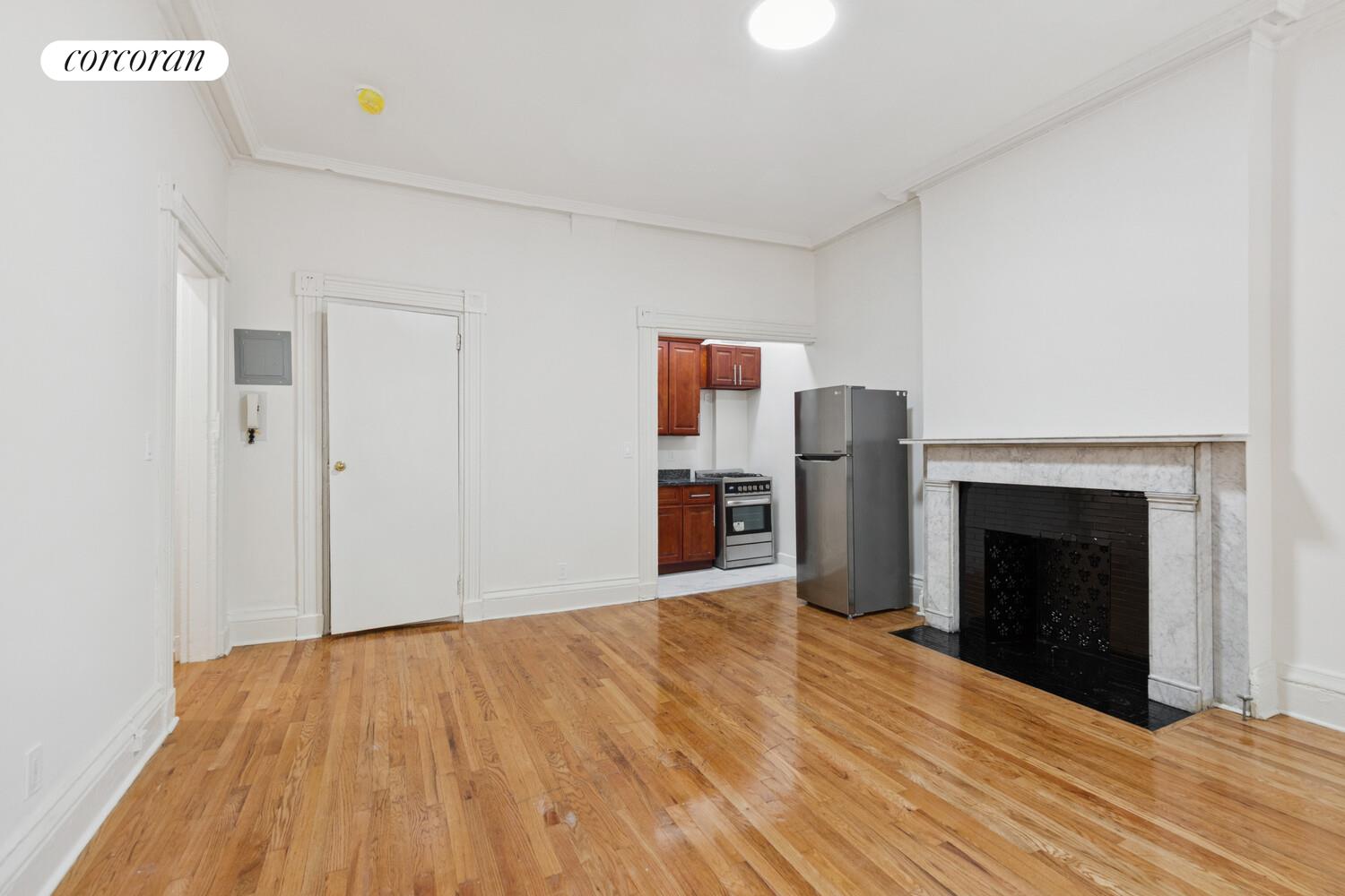 147 COLUMBIA Heights 5