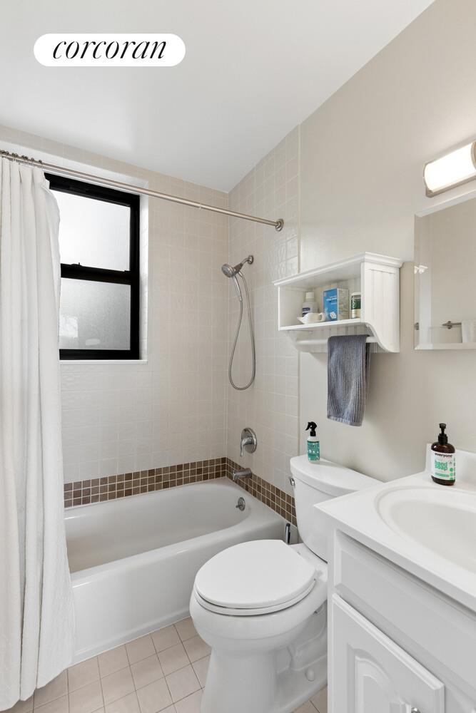 391 CLINTON Street 3A