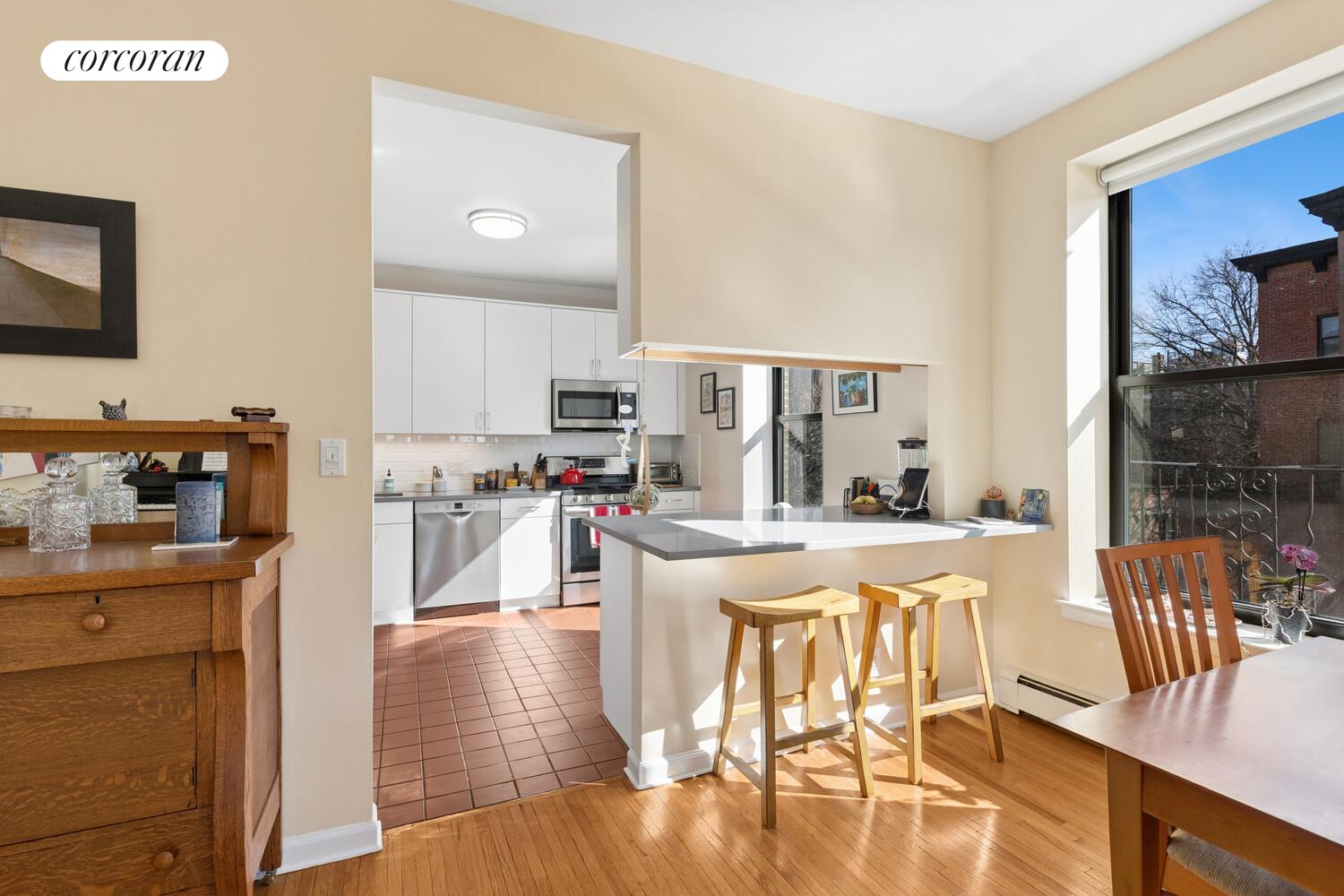 391 CLINTON Street 3A