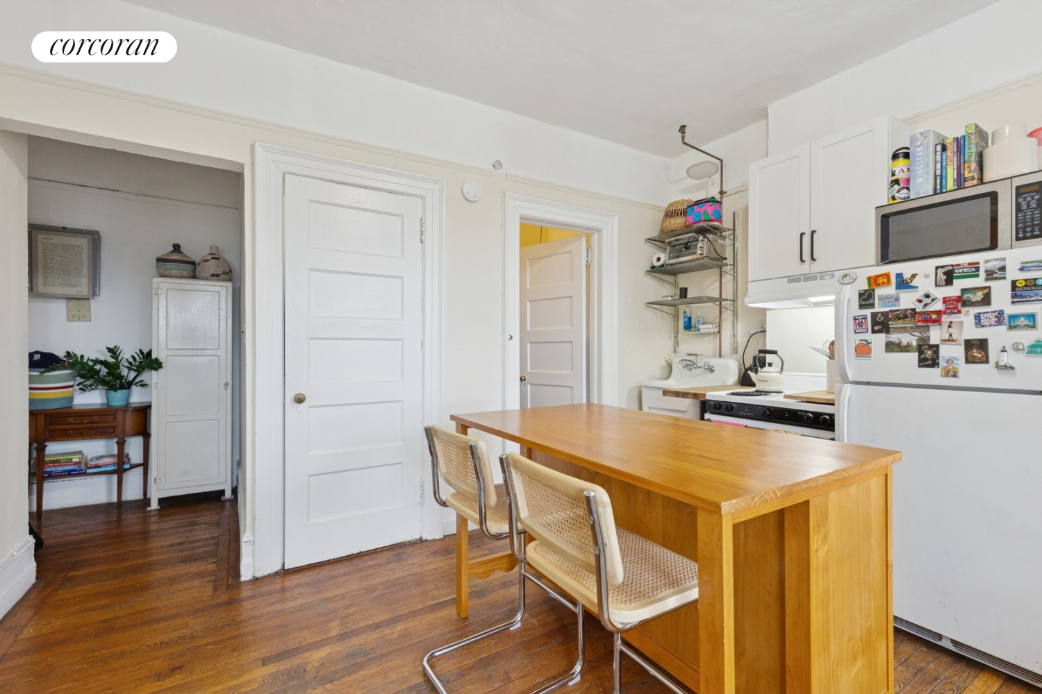 118 MONTAGUE Street 12