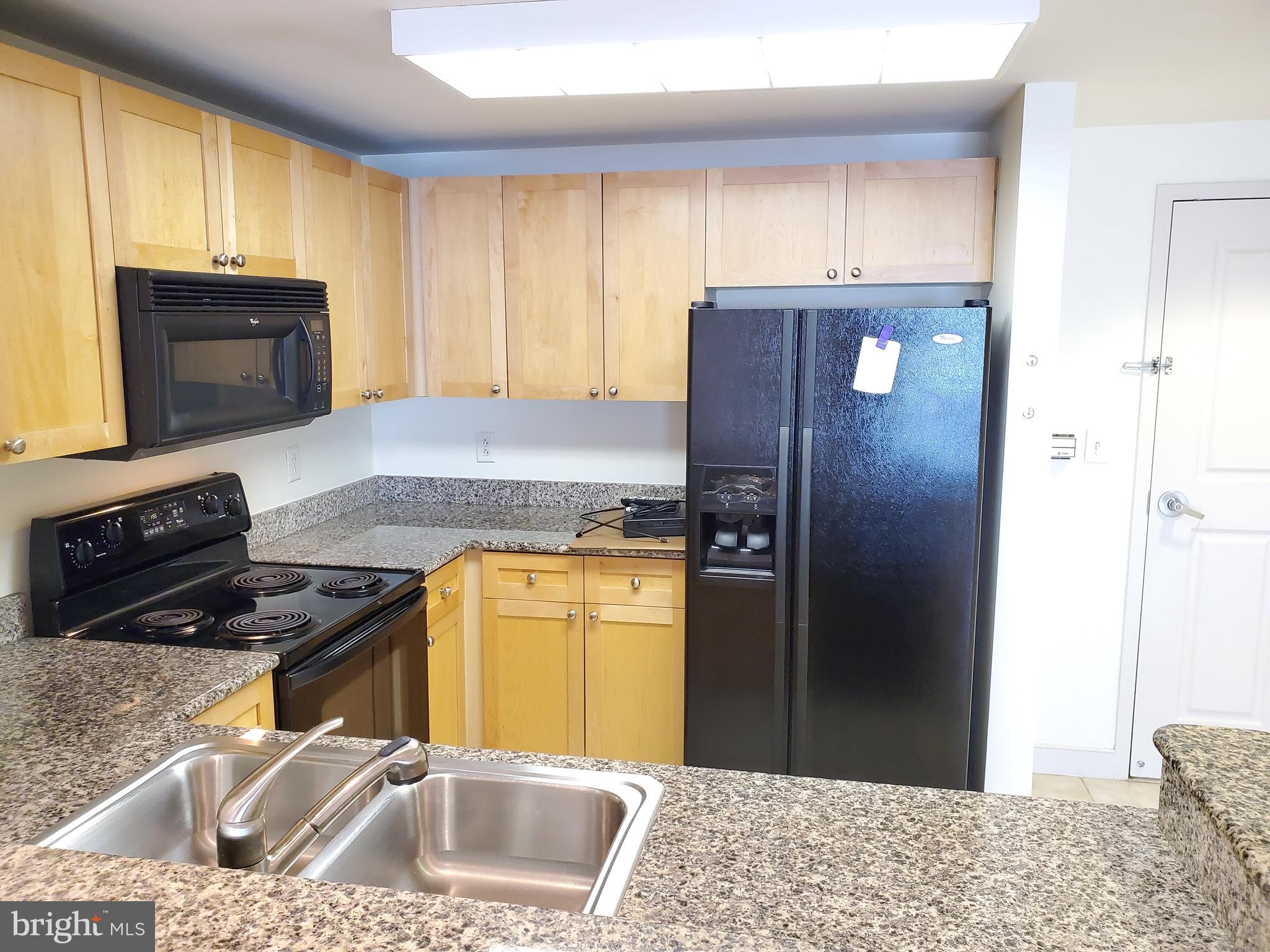 777 7TH STREET NW Unit: 906