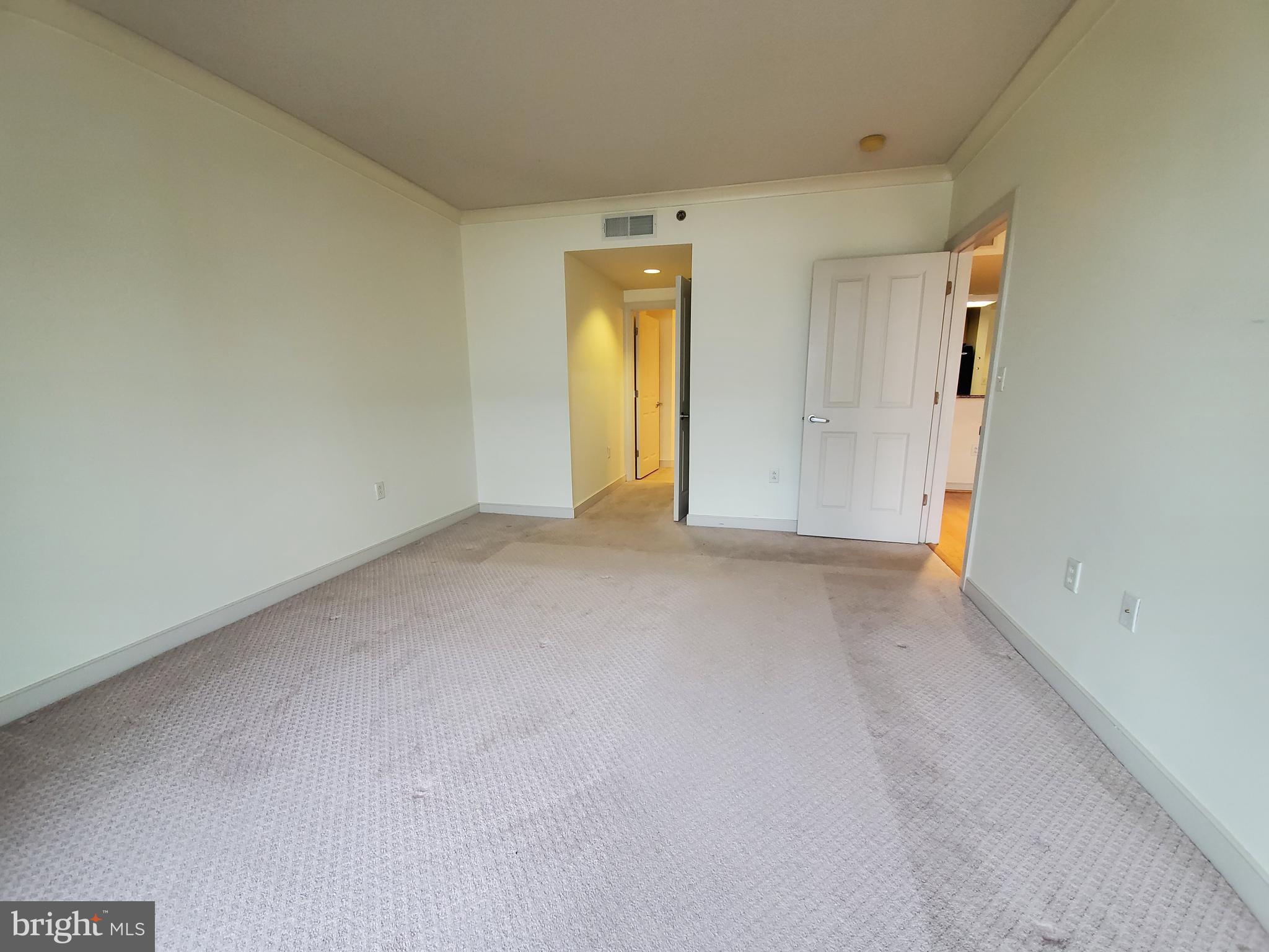 777 7TH STREET NW Unit: 906
