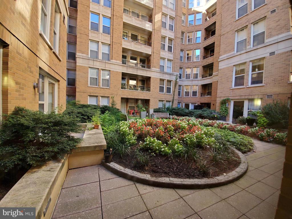 915 E ST NW #315